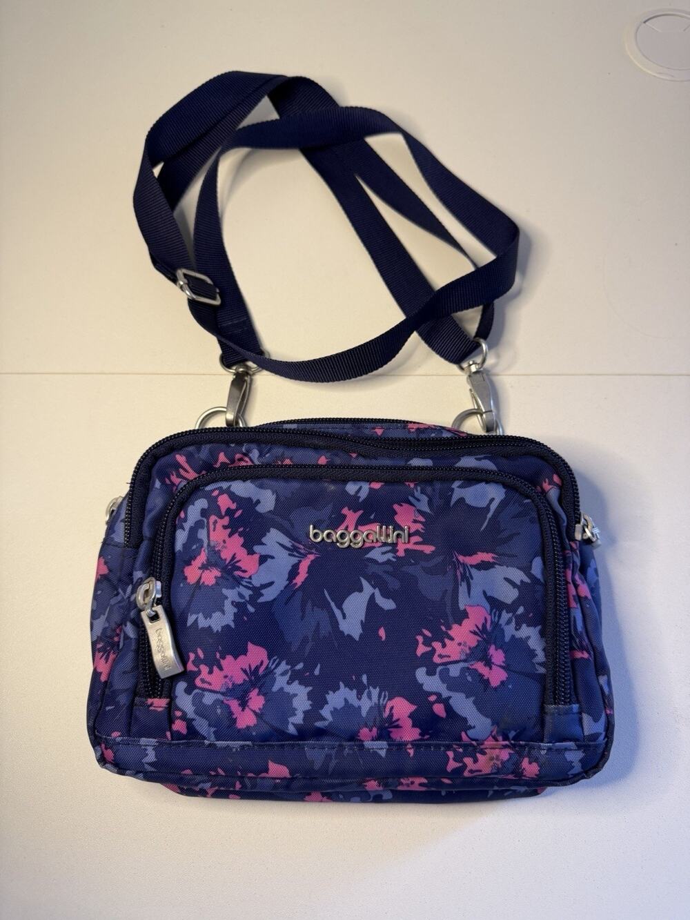 EUC! Baggallini Triple Zip Crossbody Fanny Pack Purse RFID Floral Travel Utility